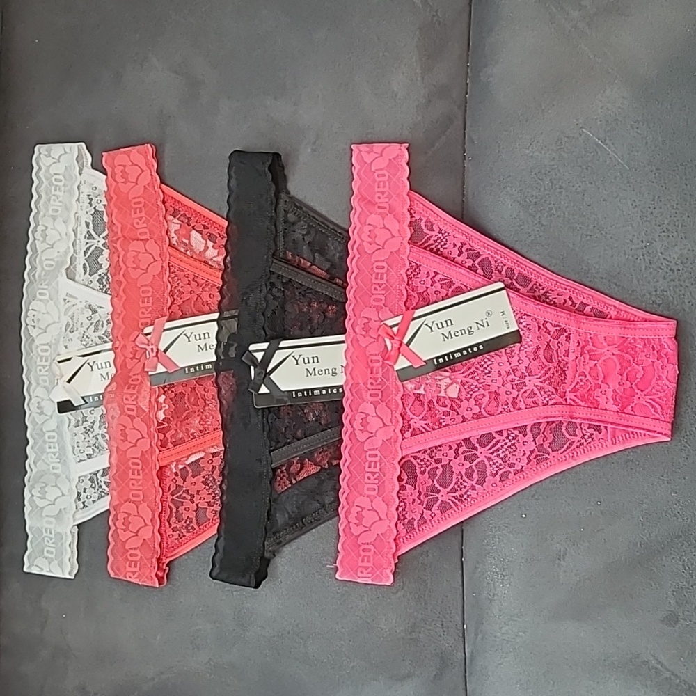 4 Lace Panties Medium NWT
